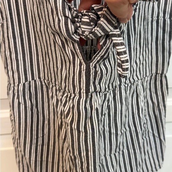 Hollister Women's Black and White Striped Camisole Size Large - Picture 3 of 5